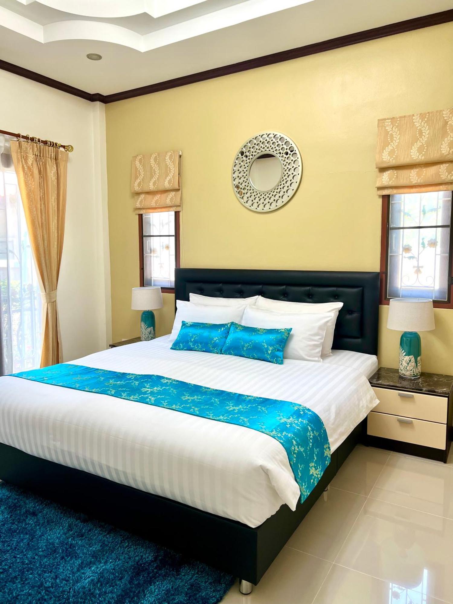 Malinee Villa Phuket Bang Tao Beach  Buitenkant foto
